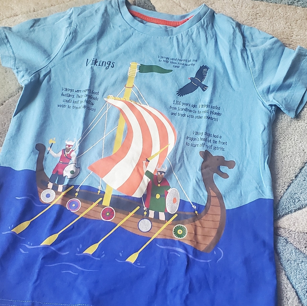Mini Boden Screen Printed blue T-shirt 7-8 years